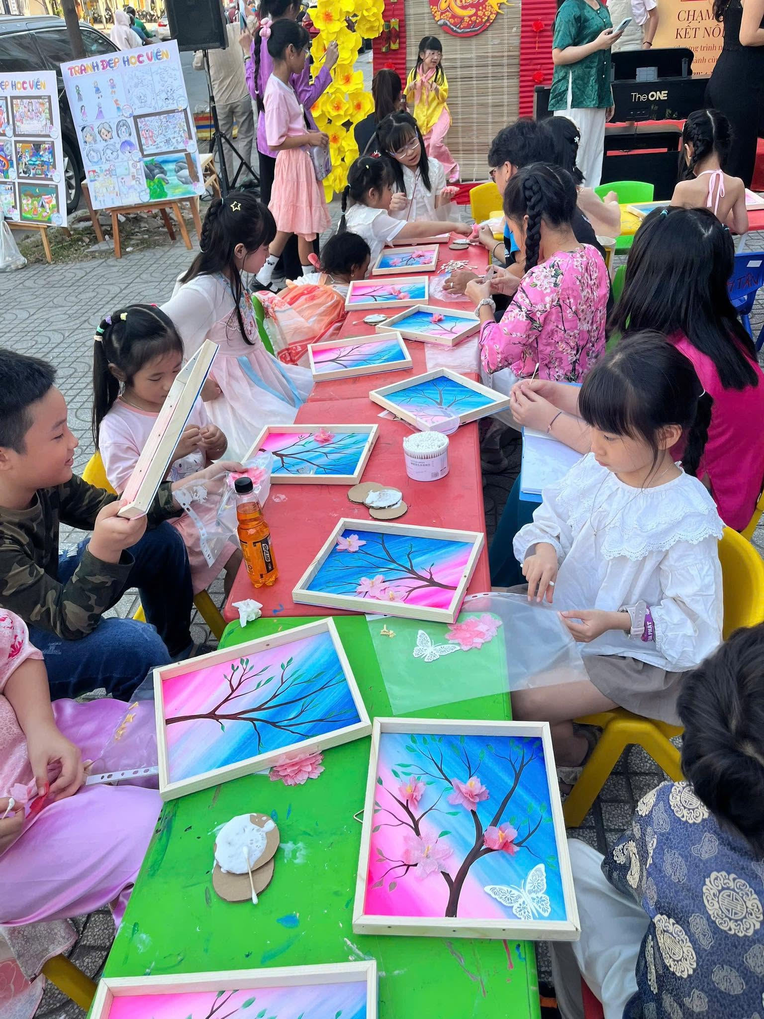Chương trình đào tạo đa dạng kết hợp kỹ năng toàn diện